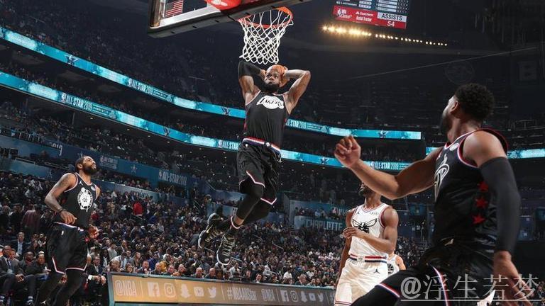 5秒狂飙5分!华盛顿空接暴扣后抢断助攻克莱命中三分 5秒狂飙5分!华盛顿空接暴扣后抢断助攻克莱命中三分